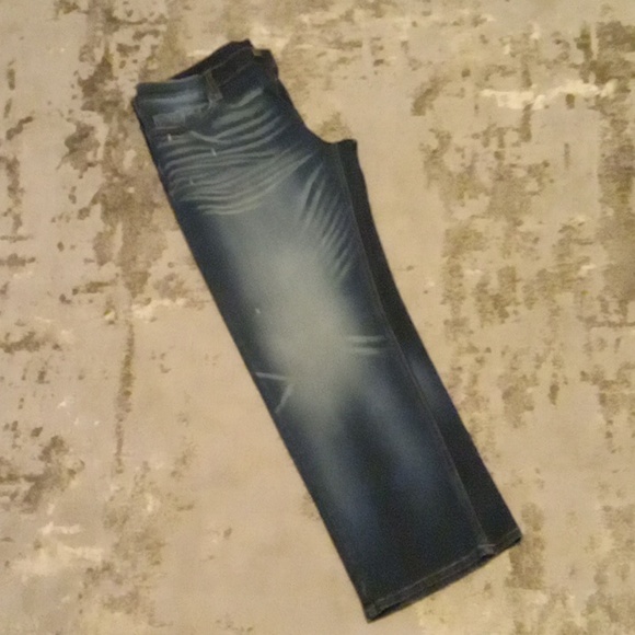 No Boundaries Jeans - Picture 5 of 5